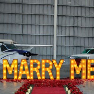 marry me hangar aviones