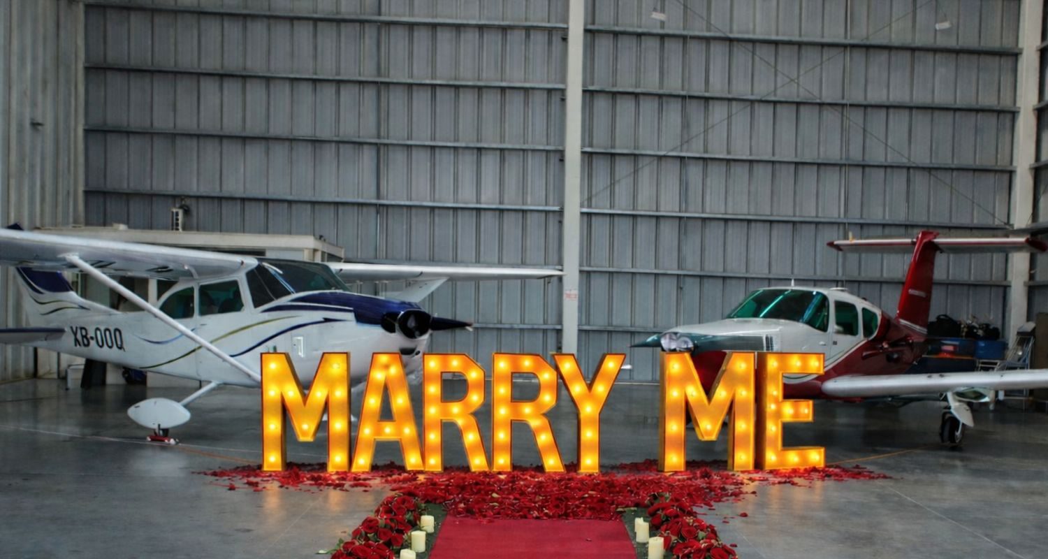 marry me hangar aviones