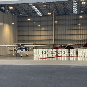 quieres ser mi novia hangar